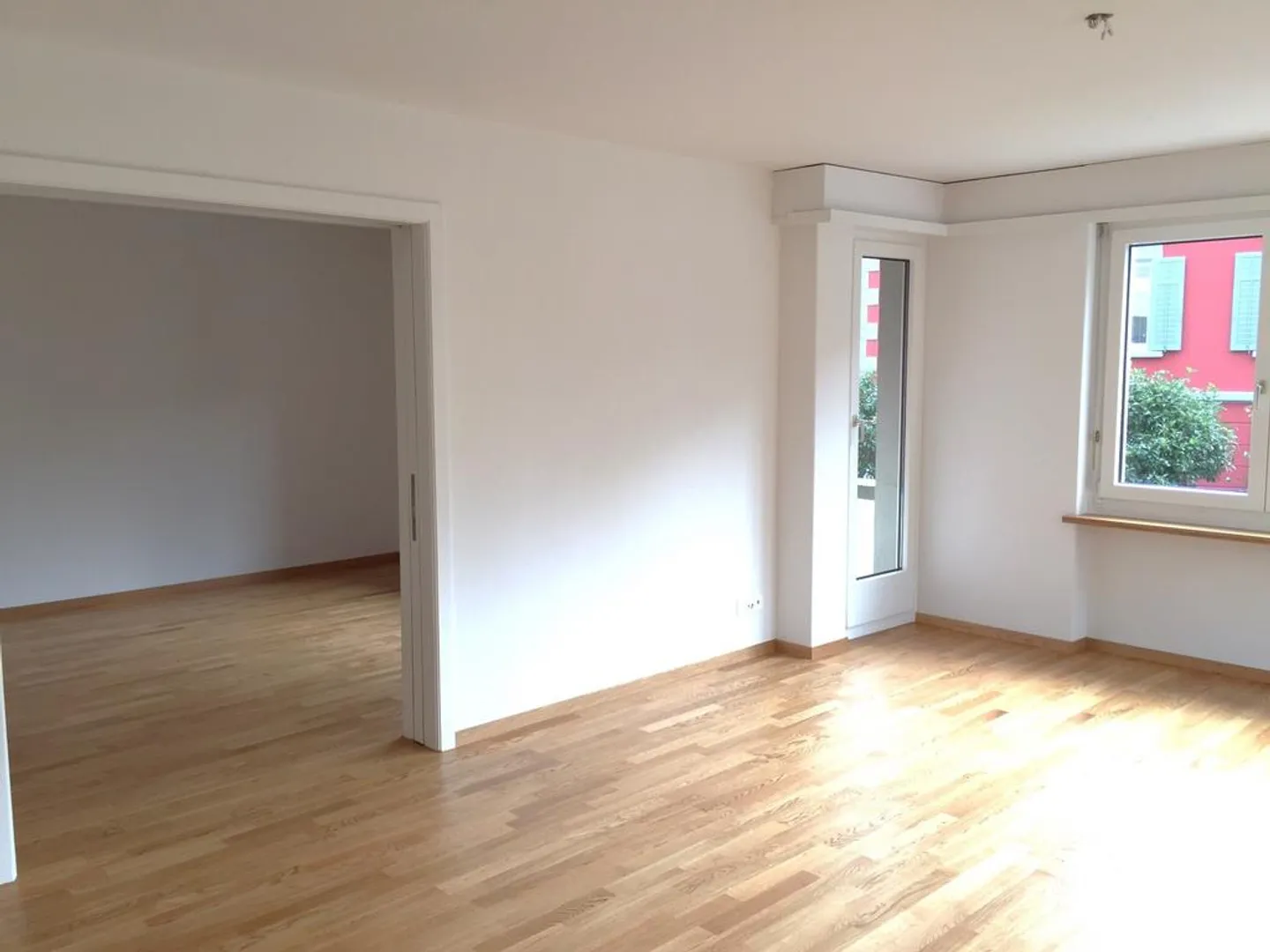 Renovated 4-room apartment in the center of Cham - Photo 3 of 12