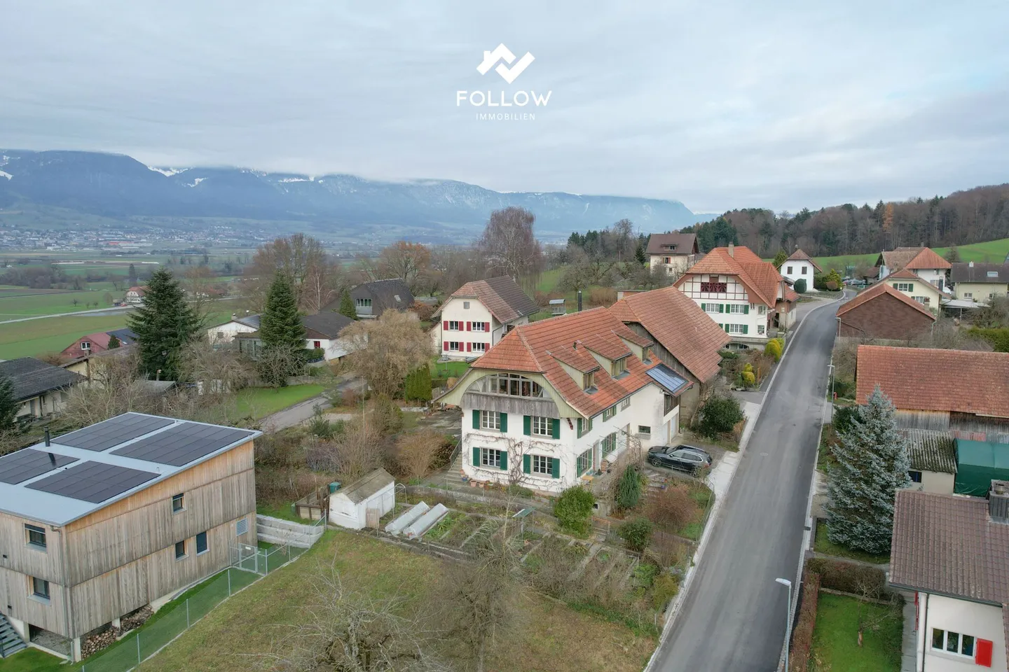 Maison spacieuse à trois familles avec vue dégagée - Photo 7 sur 26