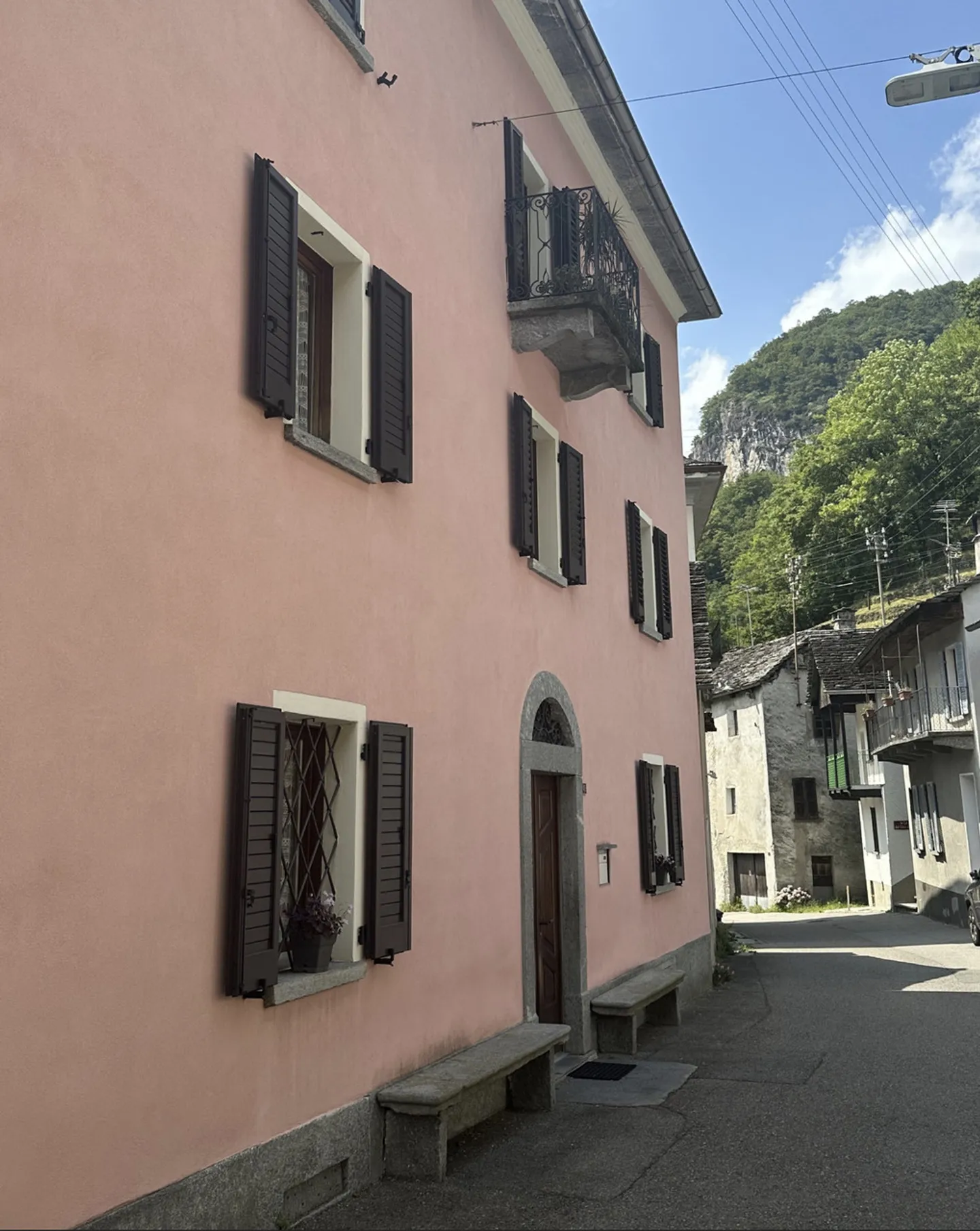 Casa storica ristrutturata a Someo / Renoviertes historisches Haus in Someo - Foto 2 di 10