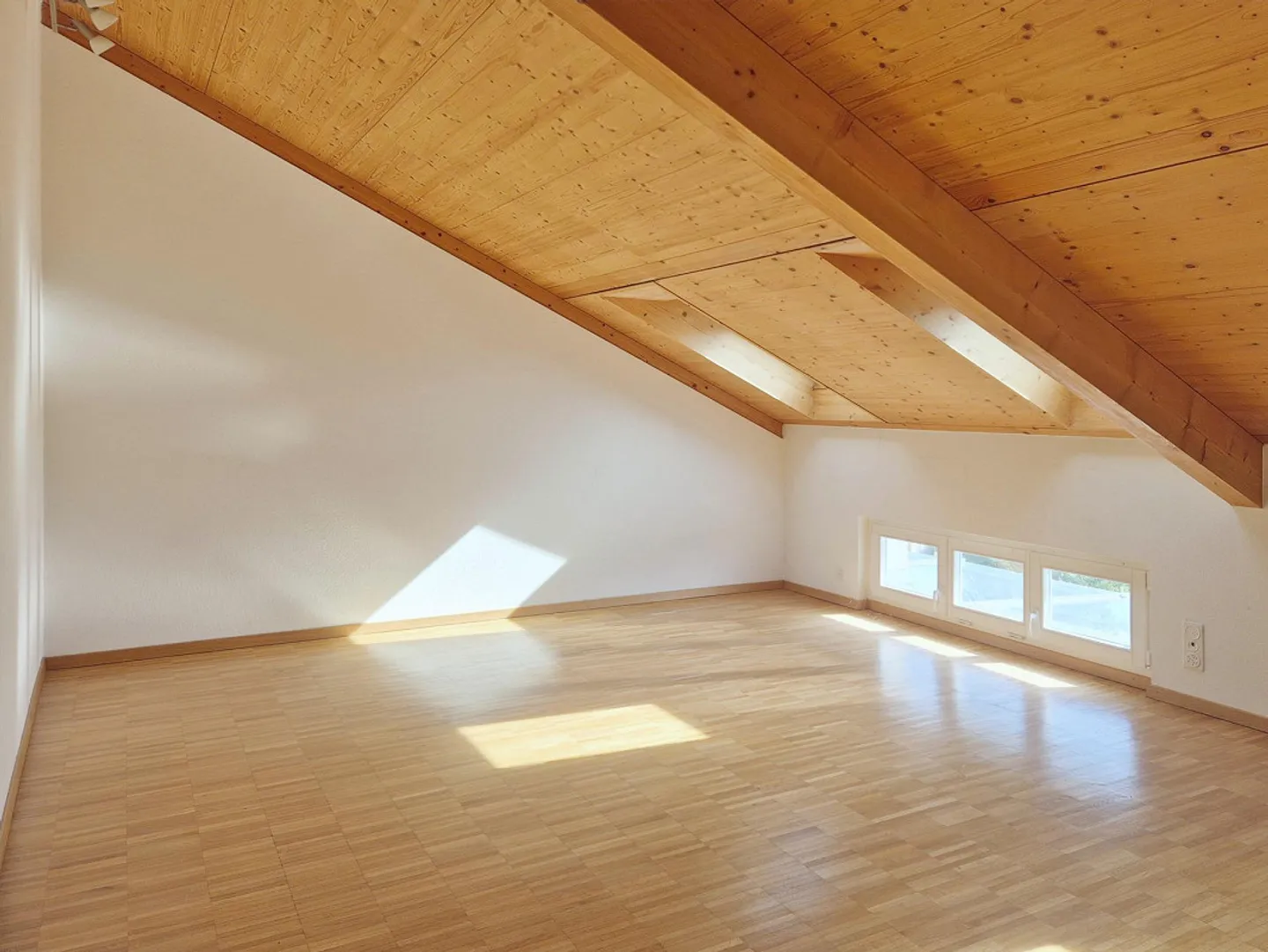 Studio for rent - Photo 1 of 4