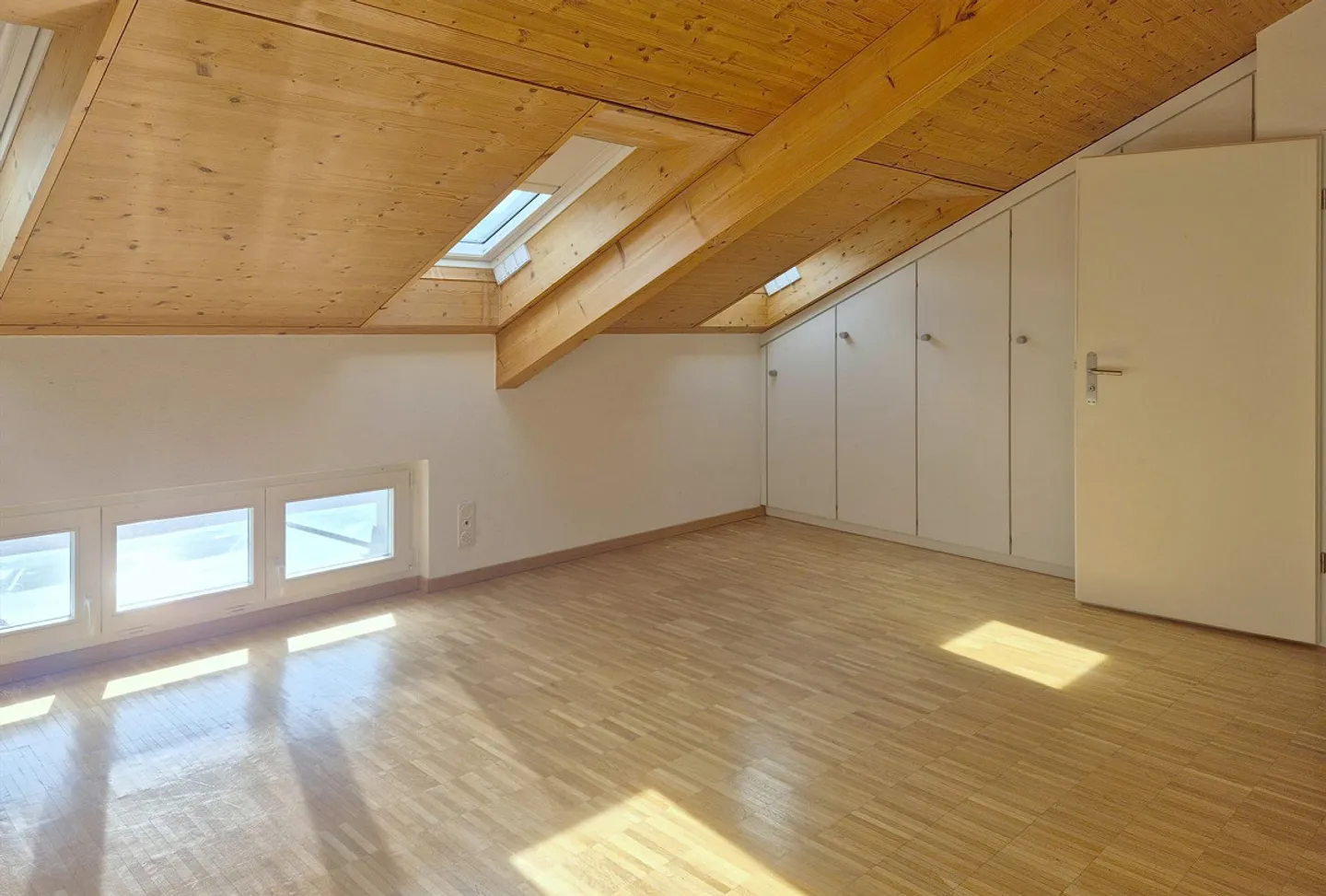 Studio for rent - Photo 2 of 4