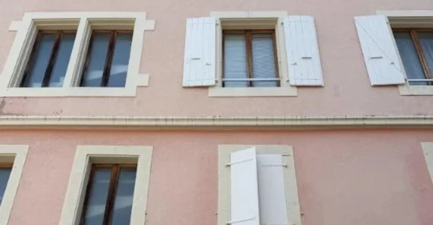 Beautiful building with 12 apartments located in St-Cergue - Photo 2 of 3