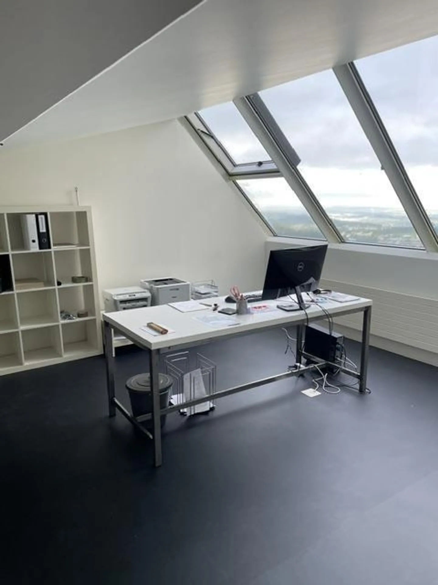Bureau ou Salle de Loisirs - Photo 1 sur 8