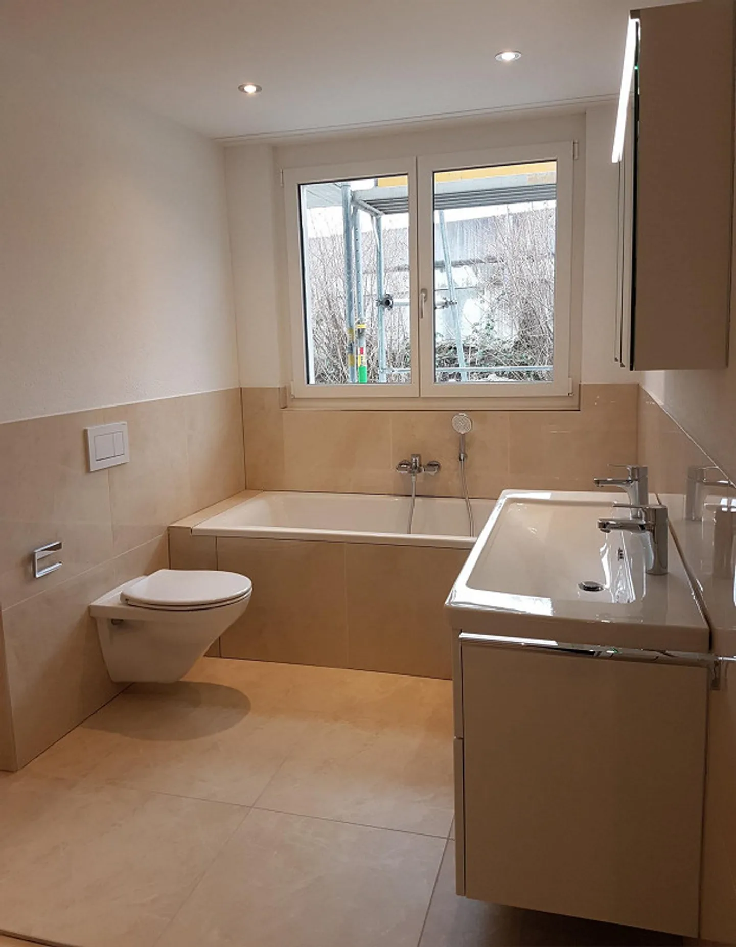 Helle und moderne 3.5-Zimmer-Wohnung in Thal - Foto 3 von 6