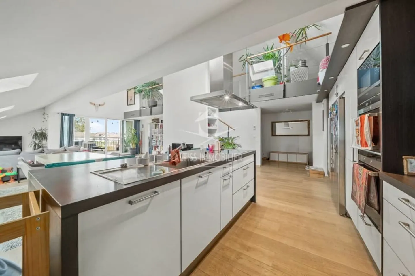 Grand appartement en attique - Photo 2 sur 12