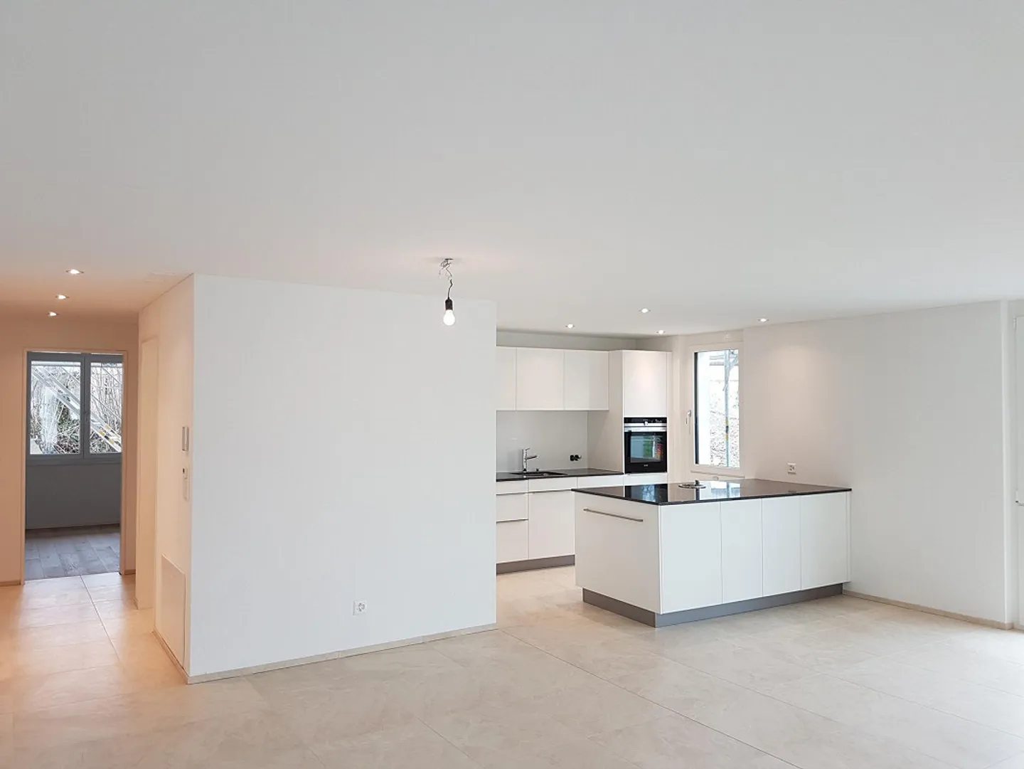 Helle und moderne 3.5-Zimmer-Wohnung in Thal - Foto 1 von 6