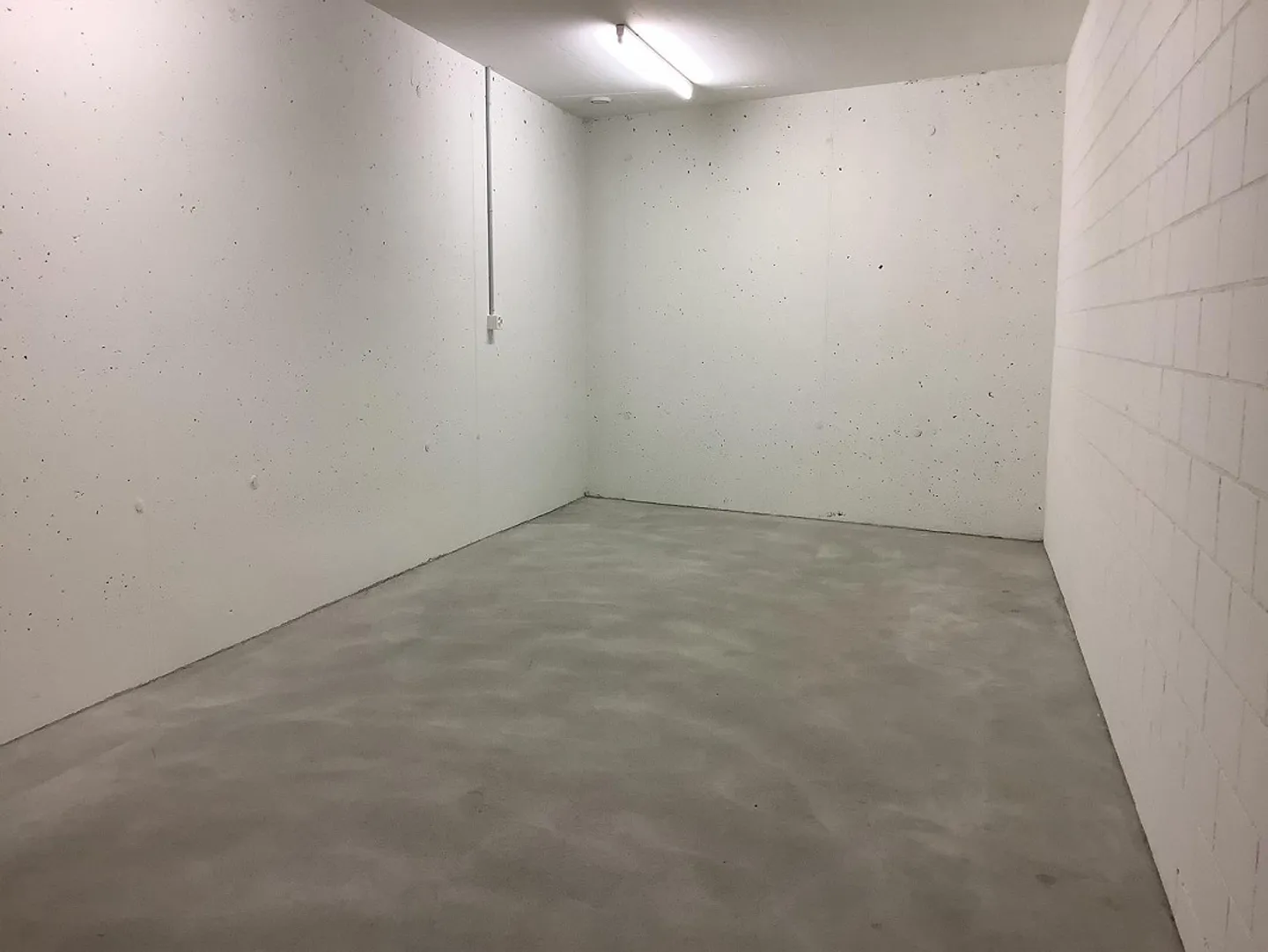 Storage rooms for rent - Photo 2 of 2