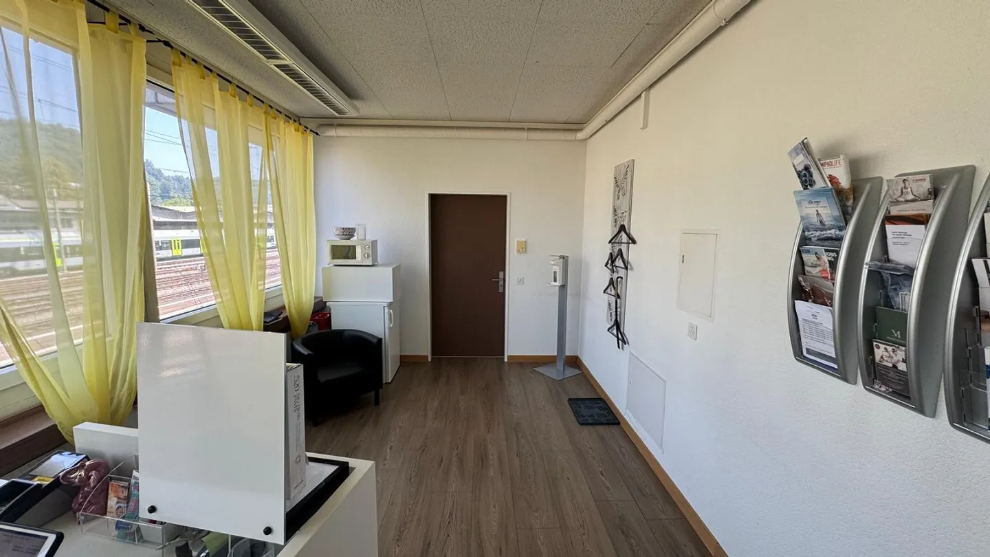 Central office and commercial space for rent - Photo 3 of 13