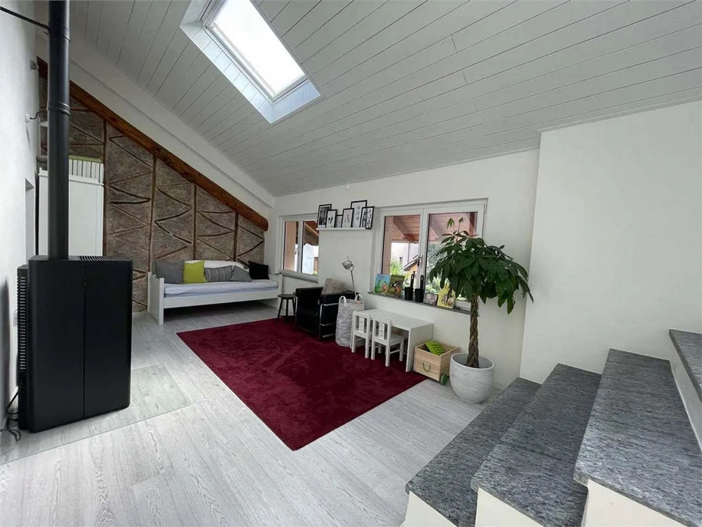 Charming house with garden near the river - Photo 8 of 13