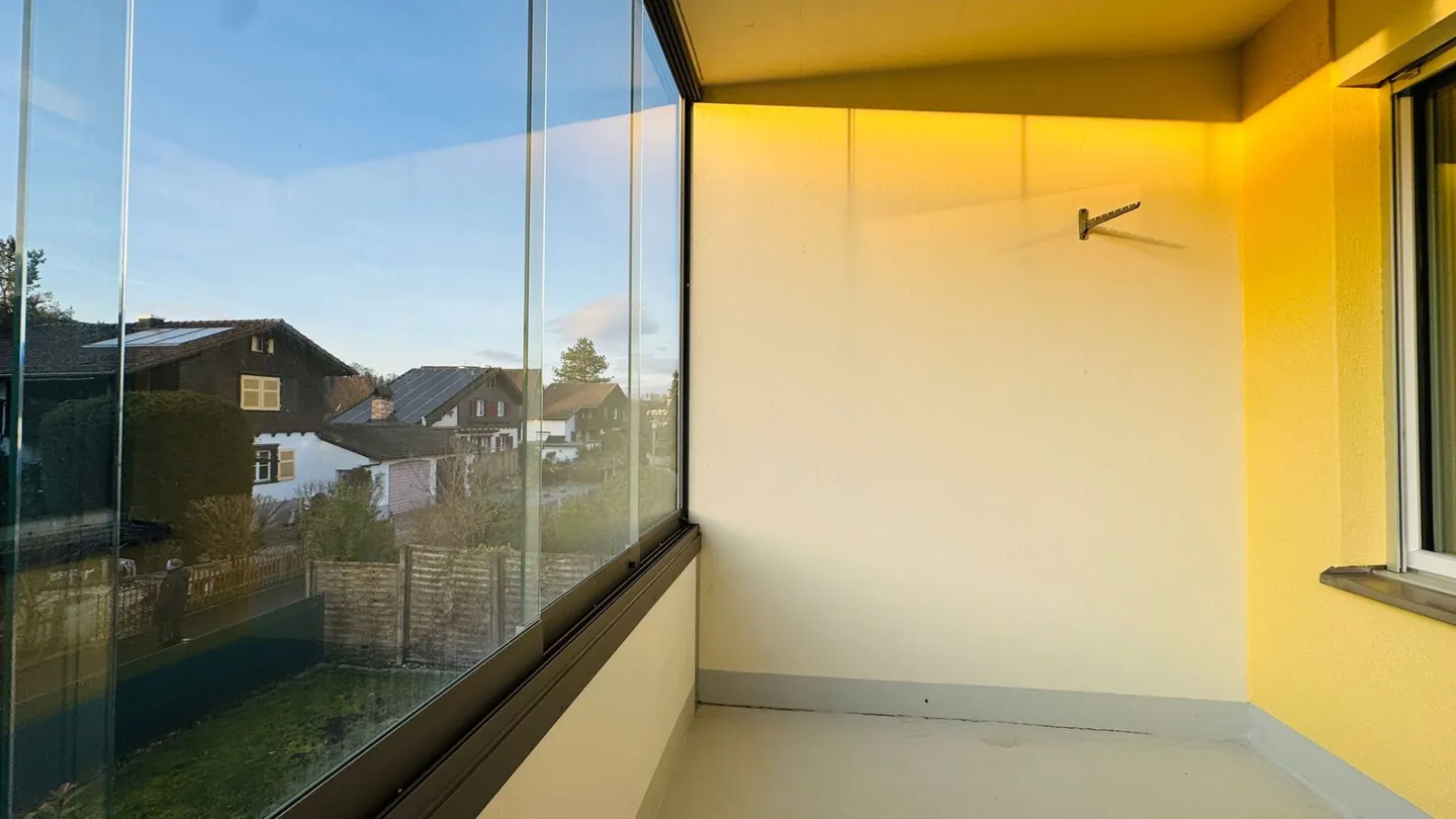 Charming 5.5-Room Single-Family House with Conservatory & Garage - Ready for Immediate Occupancy - Photo 9 of 23