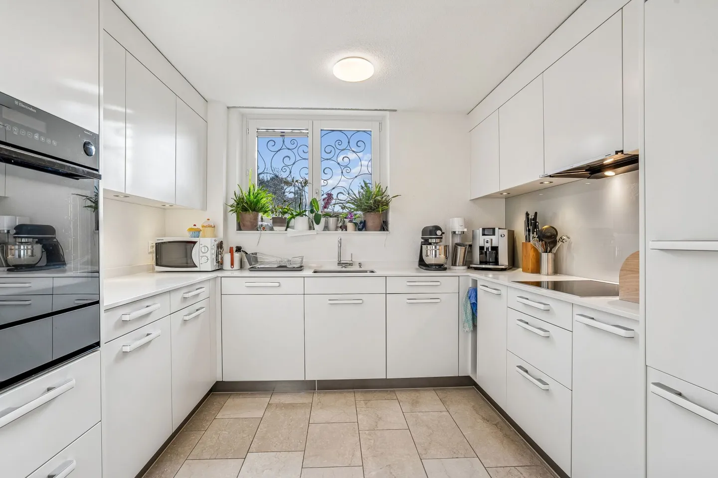 Appartamento attraente di 4,5 stanze con carport in una posizione ambita - Foto 7 di 9