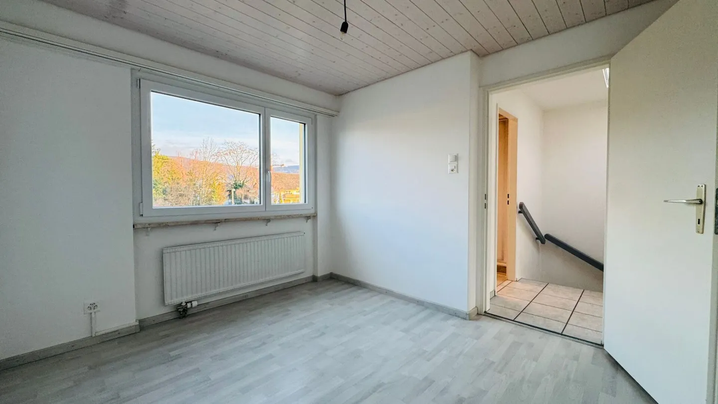 Charming 5.5-Room Single-Family House with Conservatory & Garage - Ready for Immediate Occupancy - Photo 12 of 23