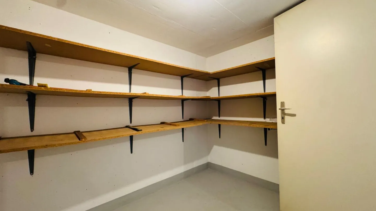 Charming 5.5-Room Single-Family House with Conservatory & Garage - Ready for Immediate Occupancy - Photo 14 of 23