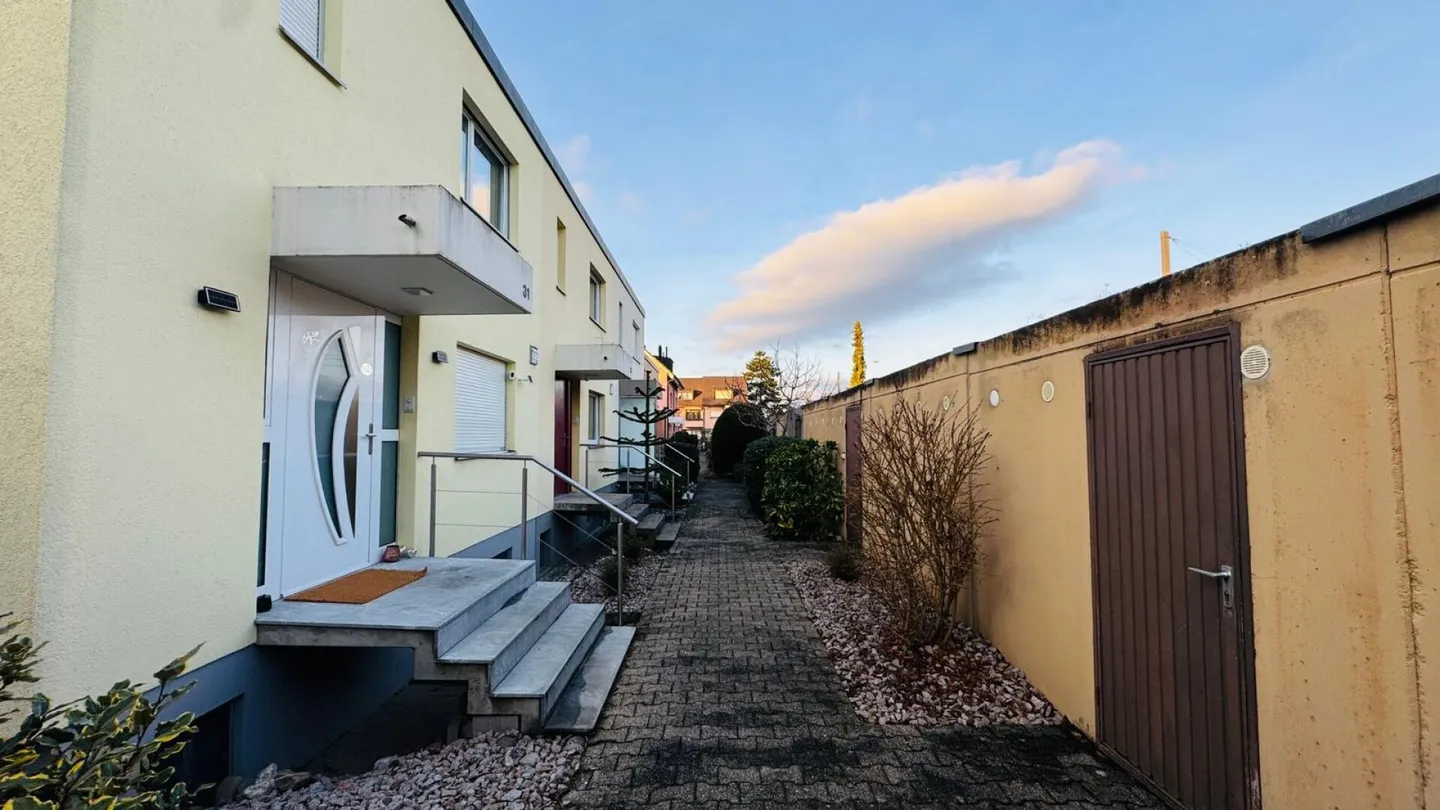 Charming 5.5-Room Single-Family House with Conservatory & Garage - Ready for Immediate Occupancy - Photo 18 of 23