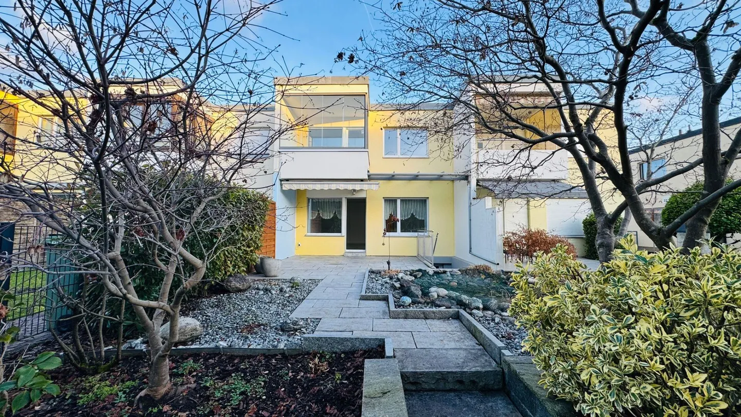 Charming 5.5-Room Single-Family House with Conservatory & Garage - Ready for Immediate Occupancy - Photo 19 of 23