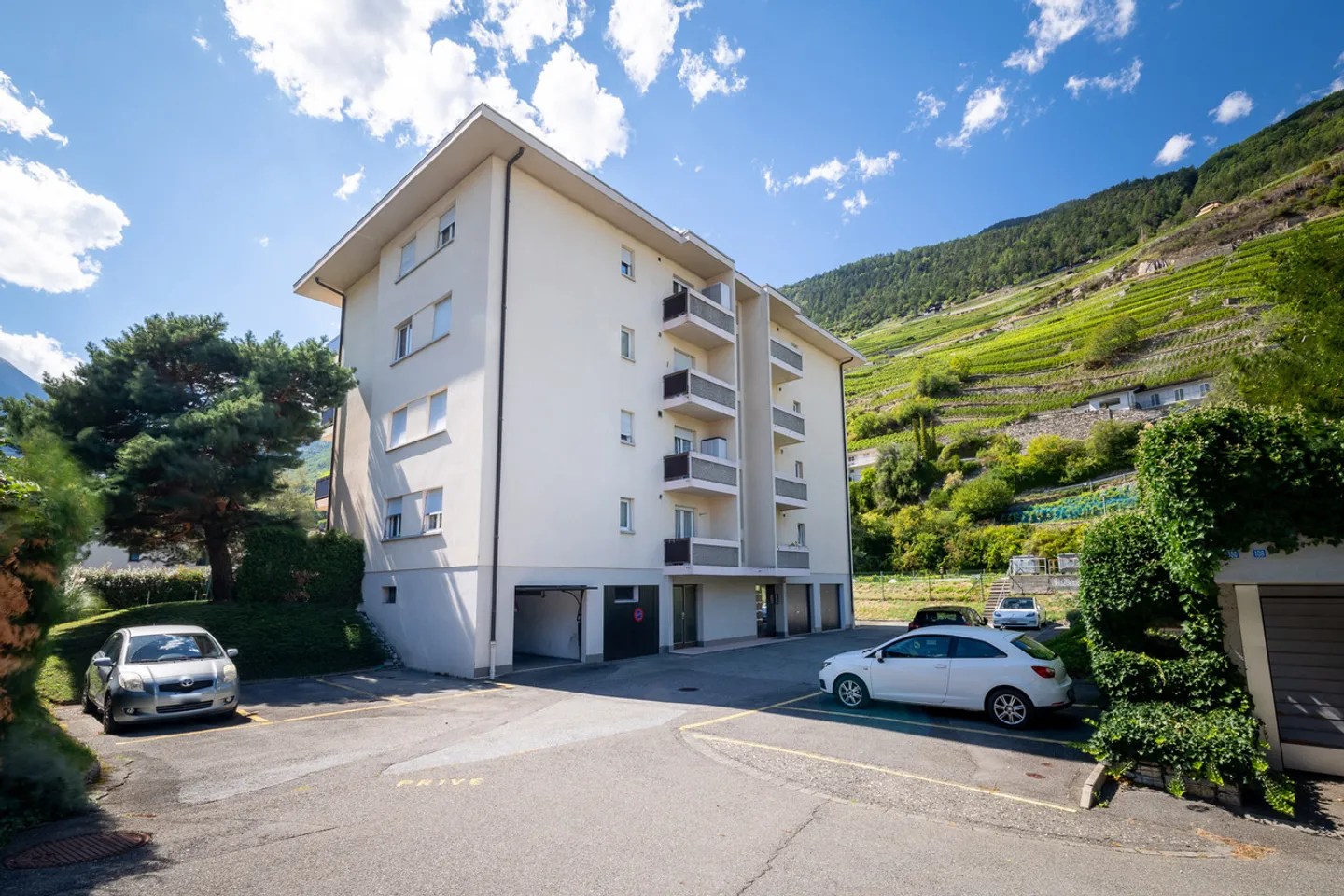 3.5-room apartment with beautiful brightness and ideal location - Photo 1 of 8