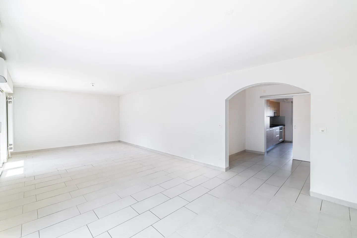 3.5-room apartment with beautiful brightness and ideal location - Photo 2 of 8