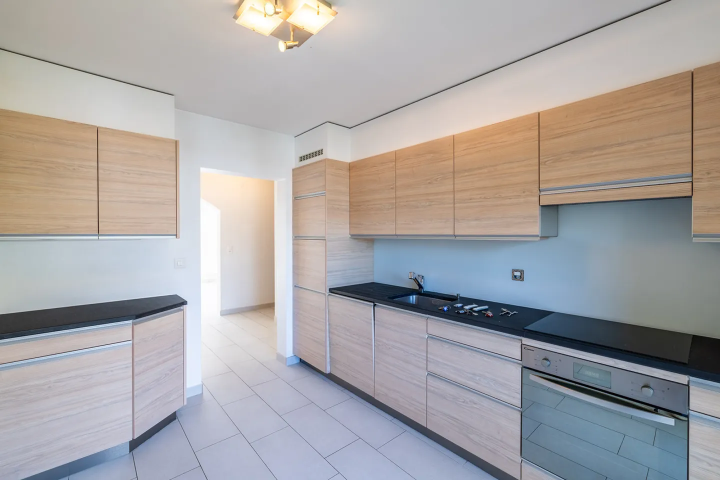 3.5-room apartment with beautiful brightness and ideal location - Photo 4 of 8
