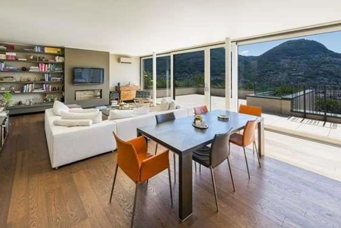 Modern penthouse with large panoramic terrace and lake view - Lugano - Photo 7 of 13