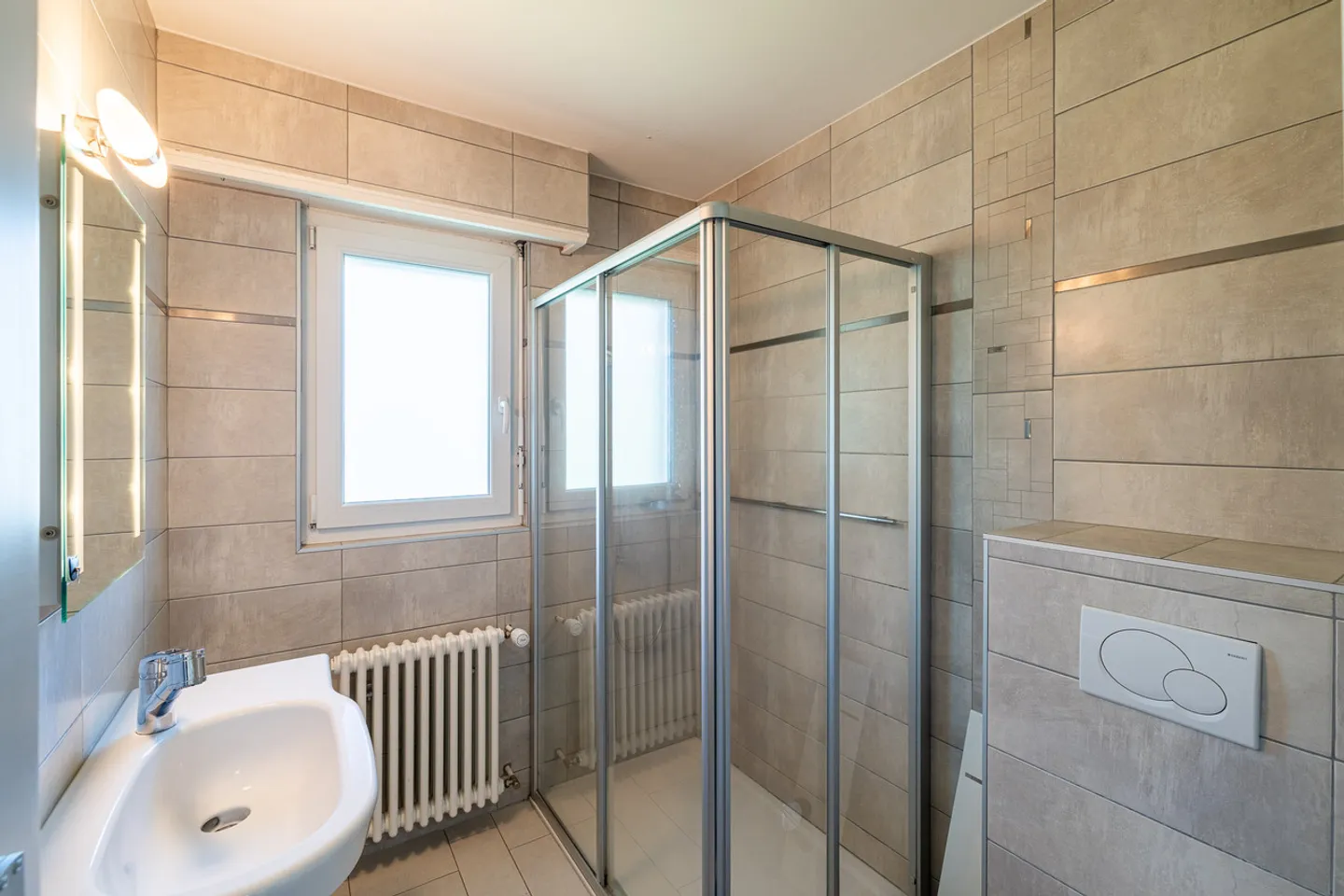 3.5-room apartment with beautiful brightness and ideal location - Photo 7 of 8