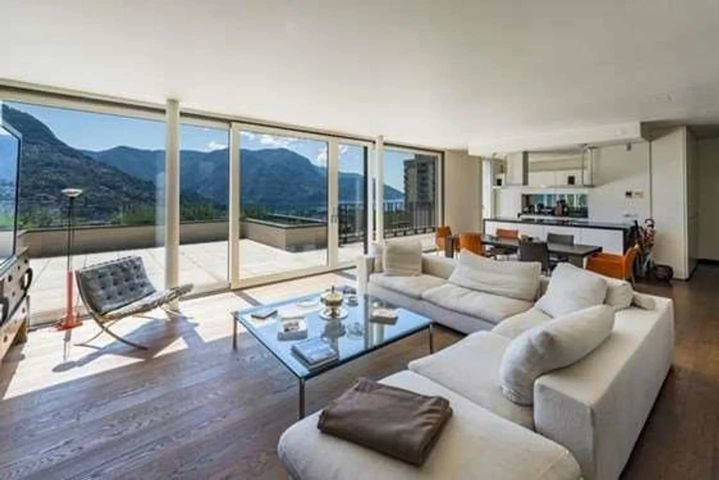 Modern penthouse with large panoramic terrace and lake view - Lugano - Photo 9 of 13