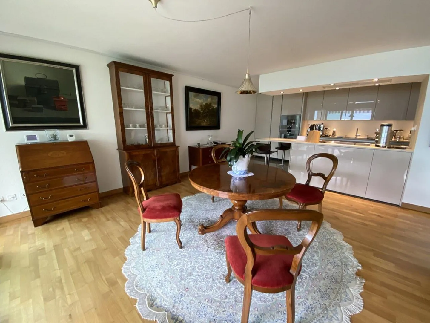 SIGNORILE APPARTAMENTO DI 4.5 LOCALI CON VISTA FRONTE LAGO - Foto 5 di 13