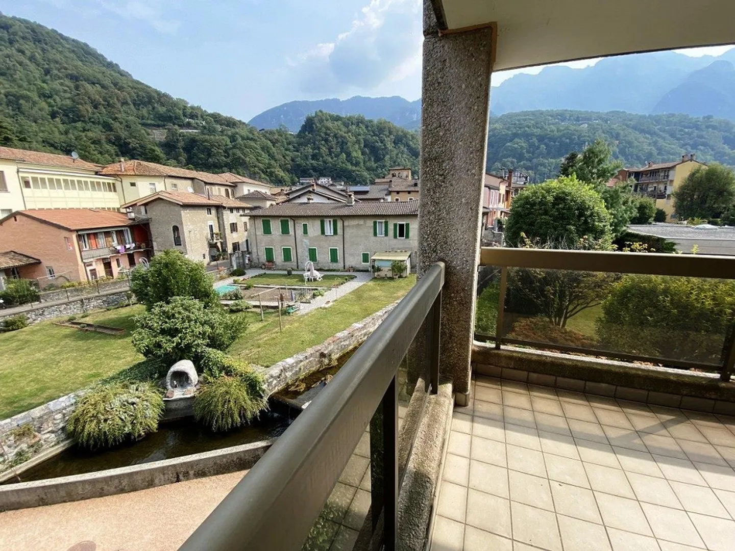 SIGNORILE APPARTAMENTO DI 4.5 LOCALI CON VISTA FRONTE LAGO - Foto 11 di 13