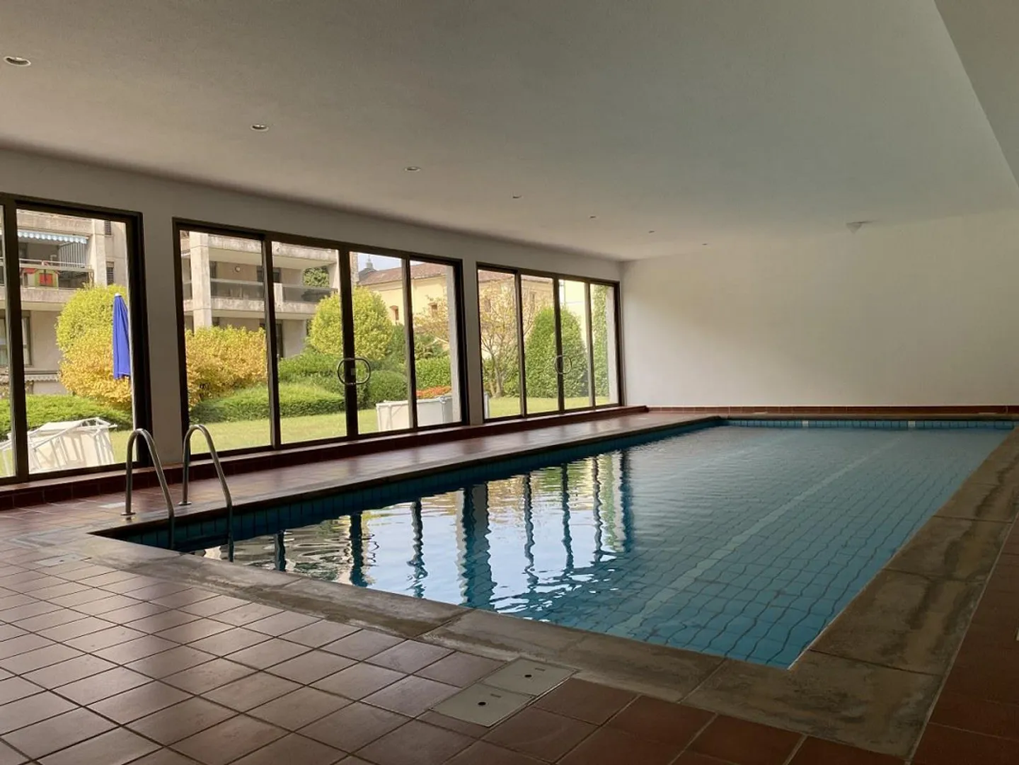 SIGNORILE APPARTAMENTO DI 4.5 LOCALI CON VISTA FRONTE LAGO - Foto 12 di 13