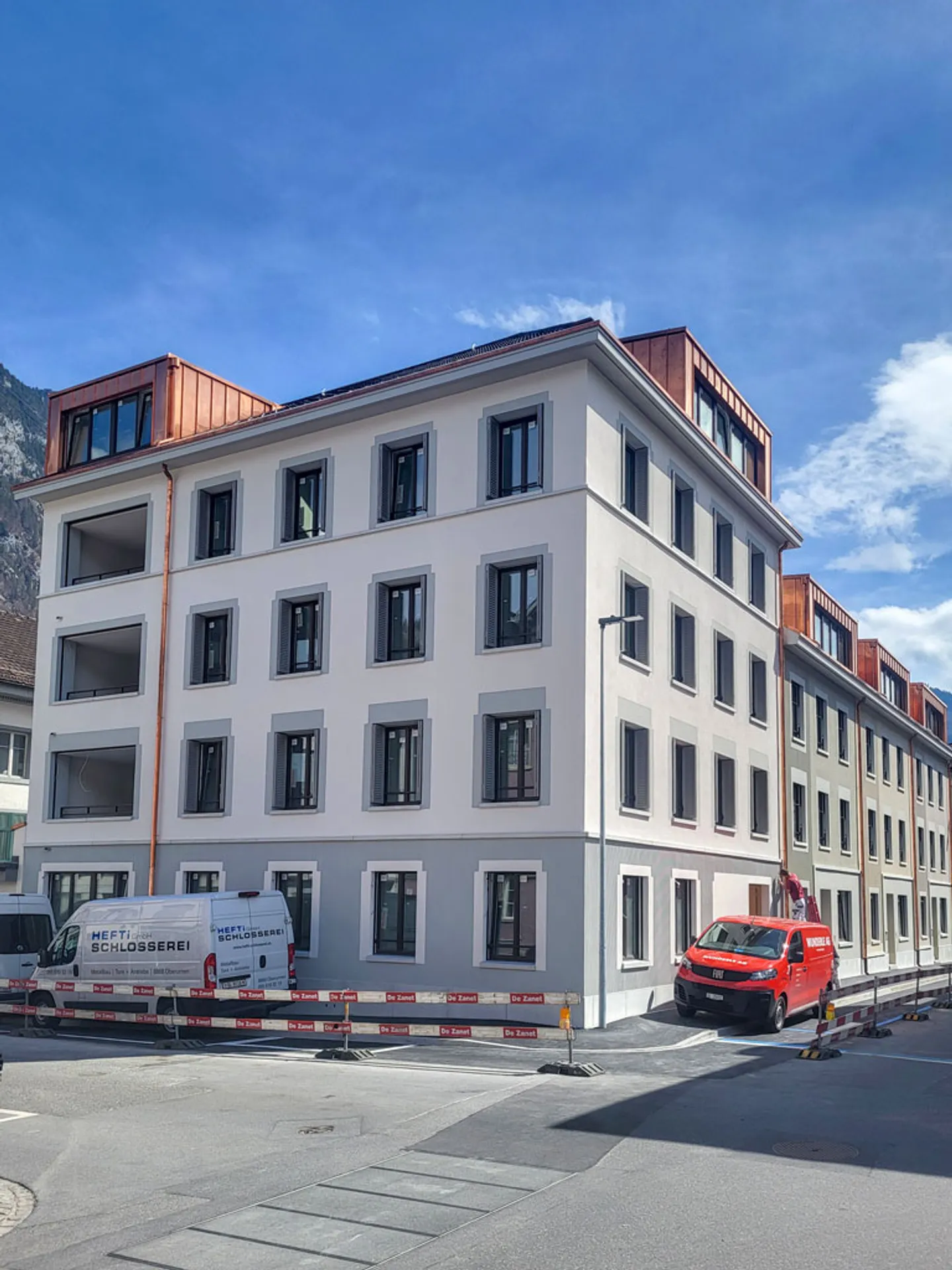 Grosszügige Wohnung in zentralem Glarus - Foto 1 von 5