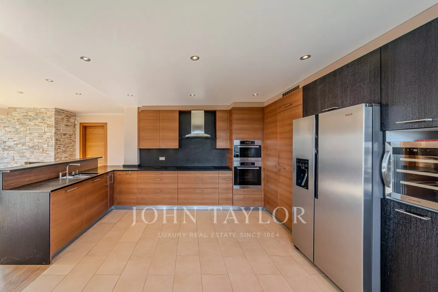 Villa di Lusso con Giardino - Foto 1 di 10