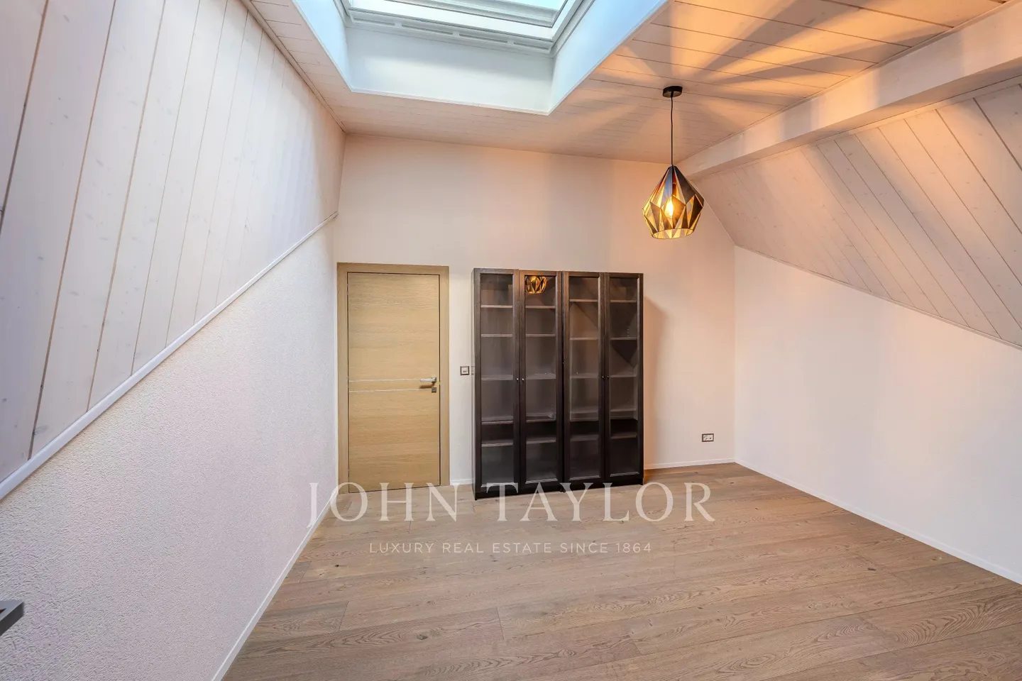 Villa di Lusso con Giardino - Foto 3 di 10