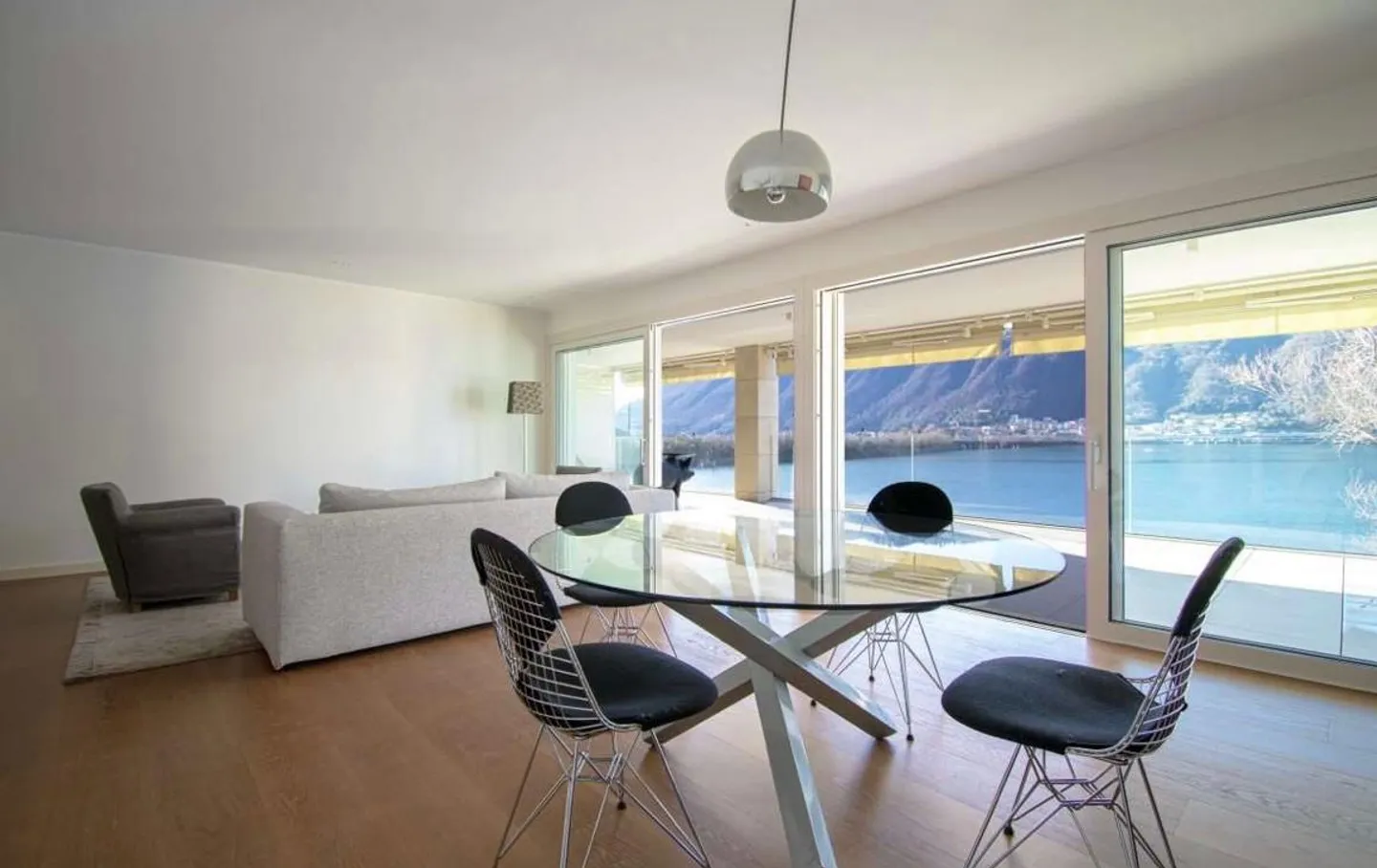 Appartamento di Lusso con Vista Lago - Foto 1 di 1