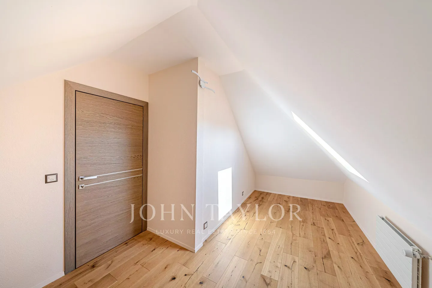 Villa di Lusso con Giardino - Foto 9 di 10