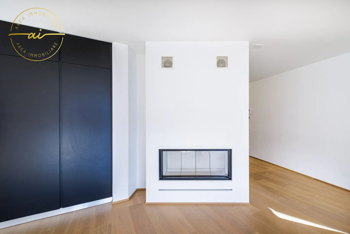 SPACIOUS AND BRIGHT 5.5-ROOM APARTMENT IN CUREGLIA - Photo 4 of 13