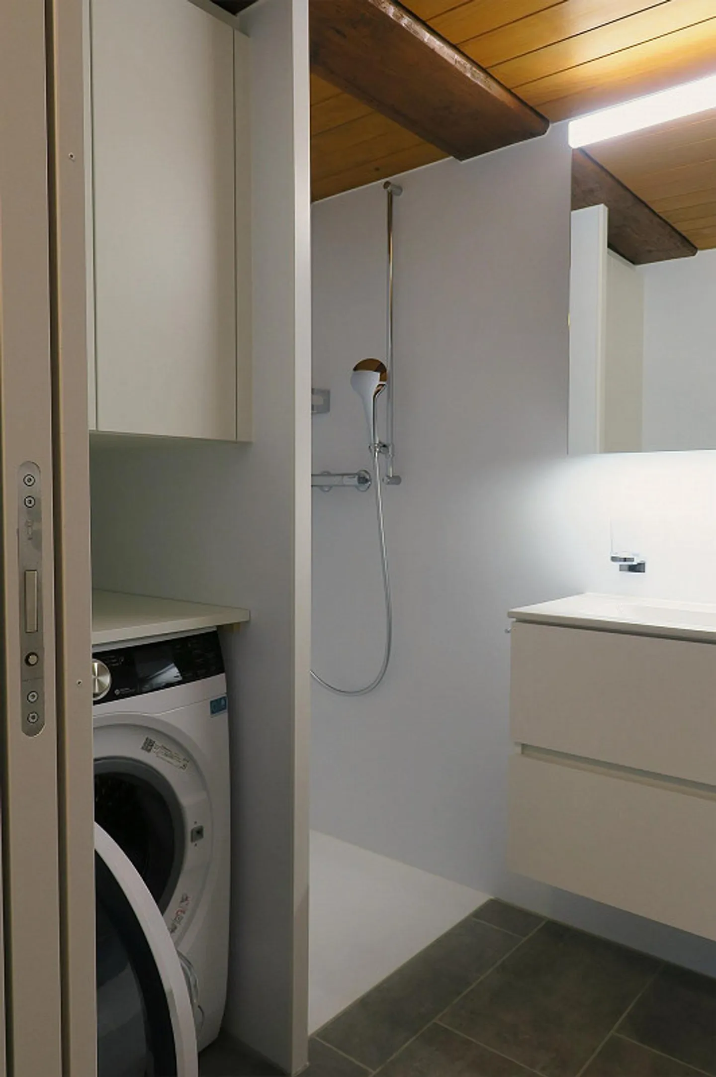 First rental 3 1/2-room apartment with conservatory - Photo 5 of 17