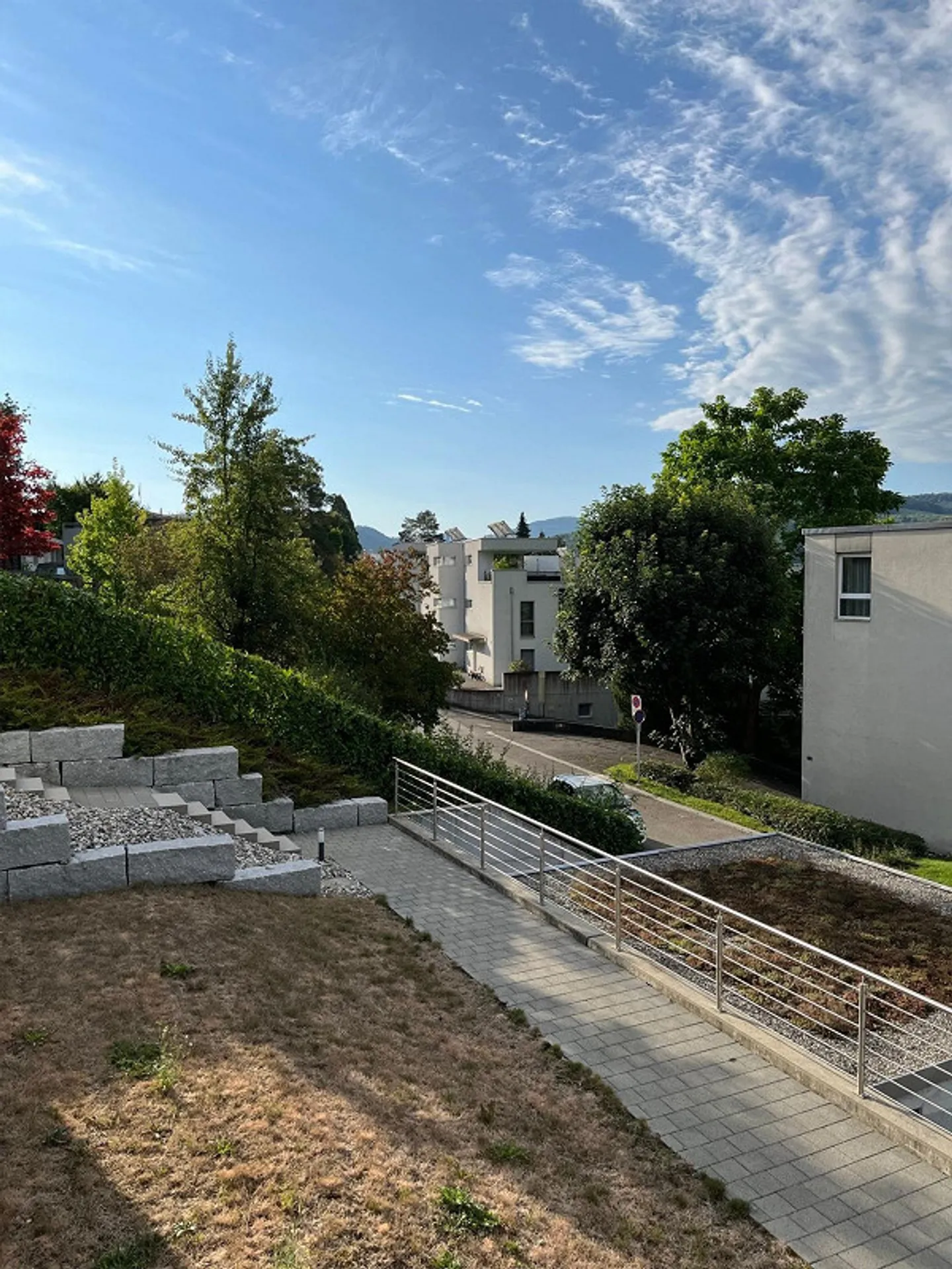 Top appartement de terrasse 4,5 pièces avec bureau à domicile dans un emplacement privilégié - Photo 3 sur 13