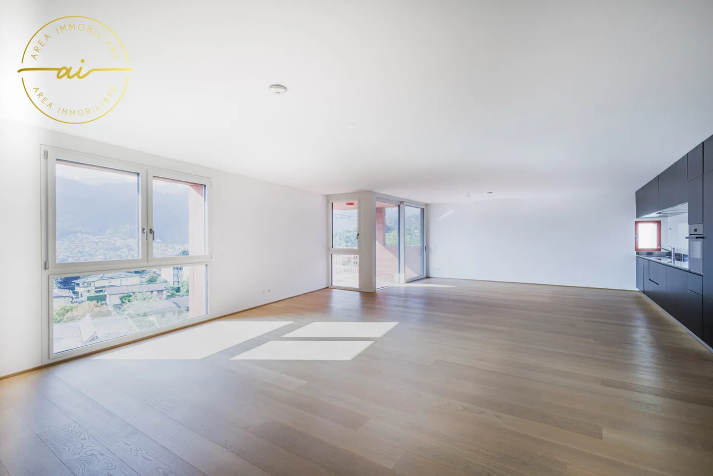 SPACIOUS AND BRIGHT 5.5-ROOM APARTMENT IN CUREGLIA - Photo 6 of 13