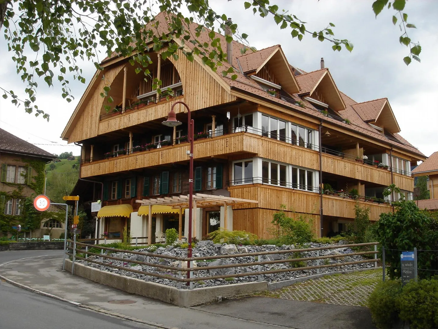First rental 3 1/2-room apartment with conservatory - Photo 16 of 17