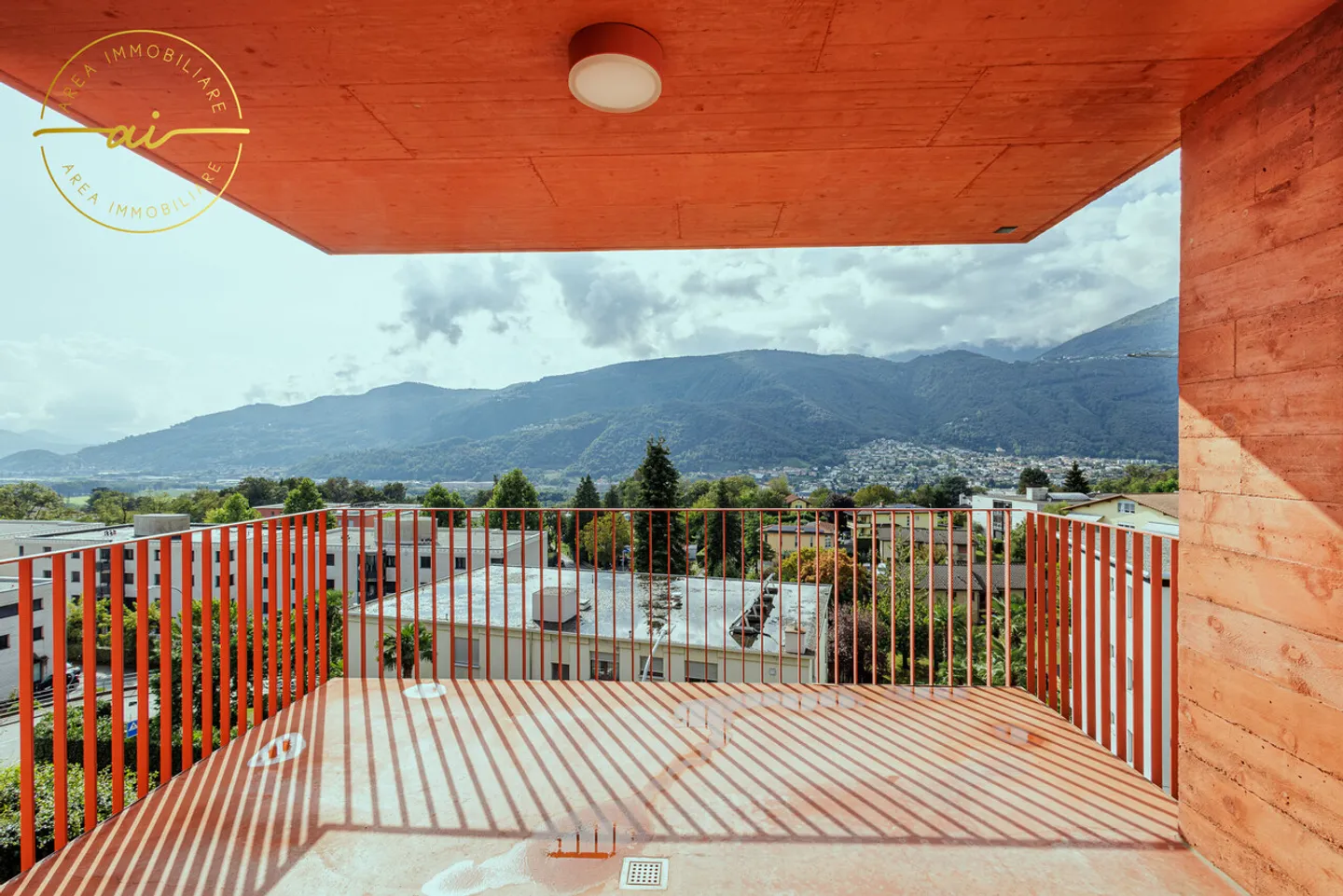 SPACIOUS AND BRIGHT 5.5-ROOM APARTMENT IN CUREGLIA - Photo 8 of 13