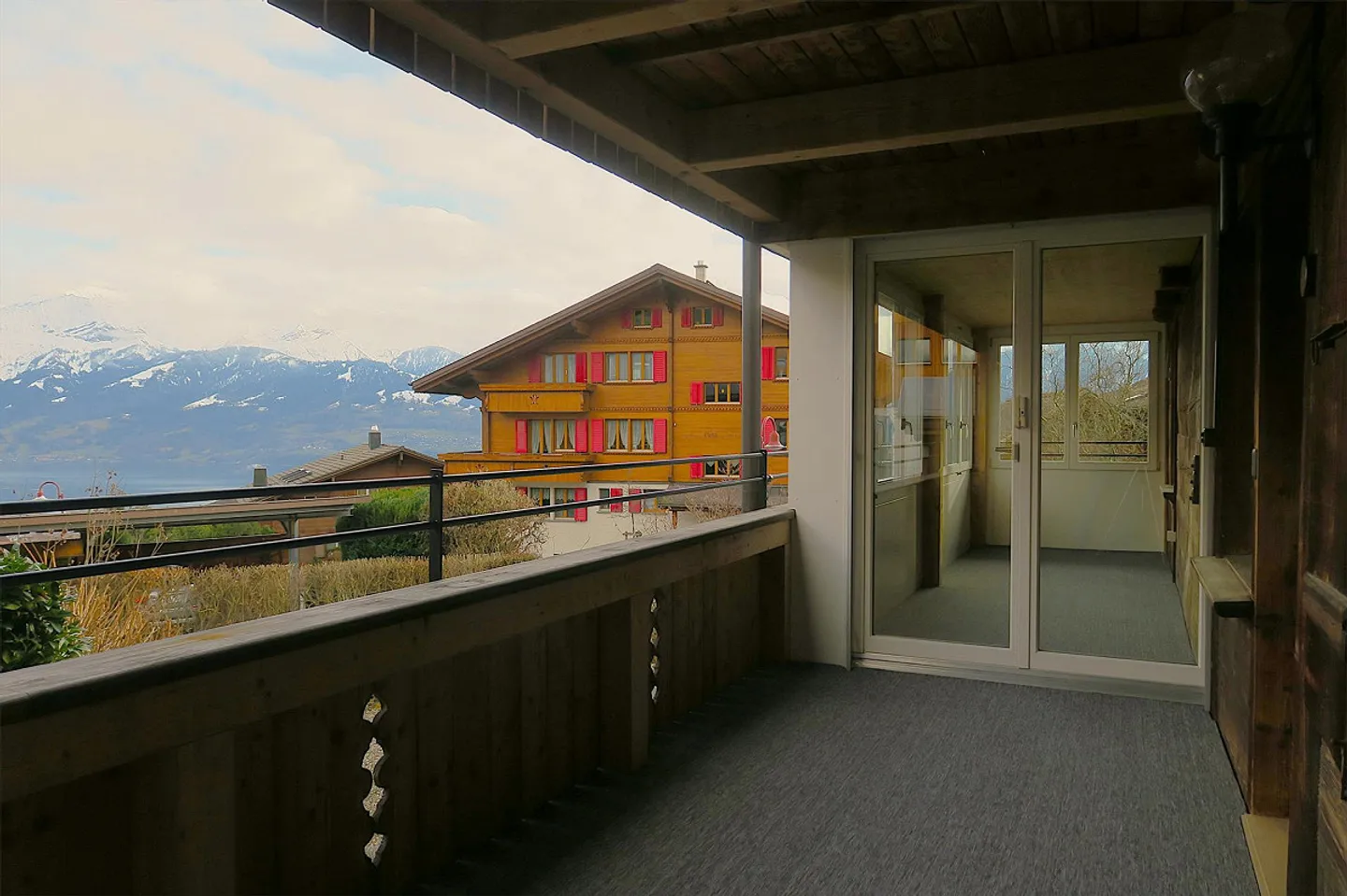 First rental 3 1/2-room apartment with conservatory - Photo 10 of 17