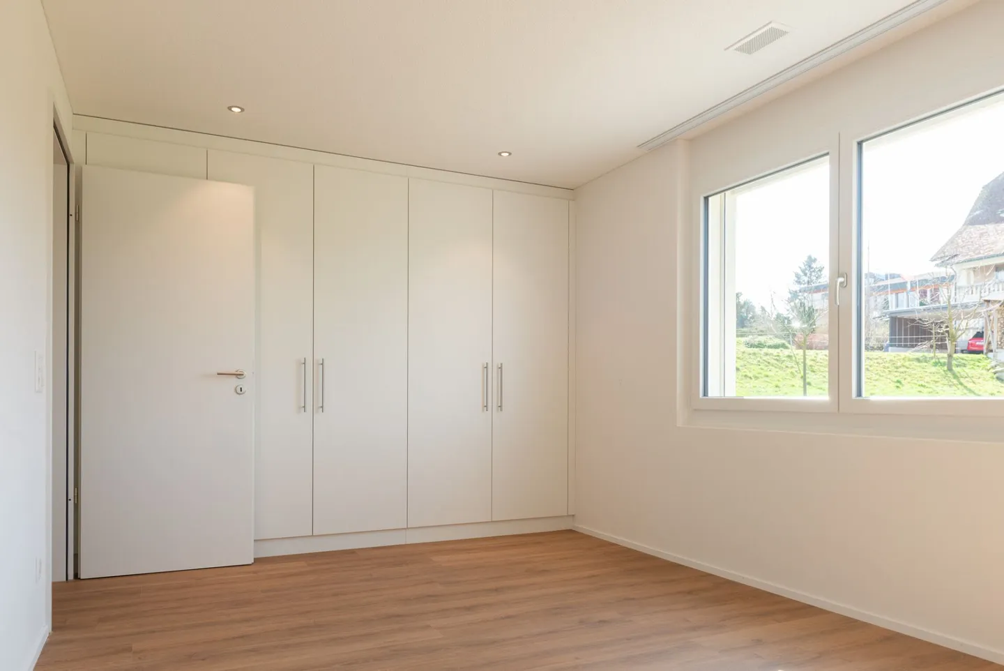 Attractive 2.5-room apartment in the best location - Photo 4 of 6