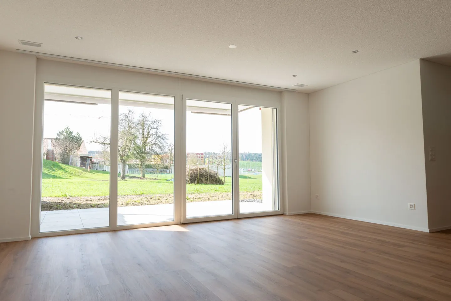 Attractive 2.5-room apartment in the best location - Photo 2 of 6