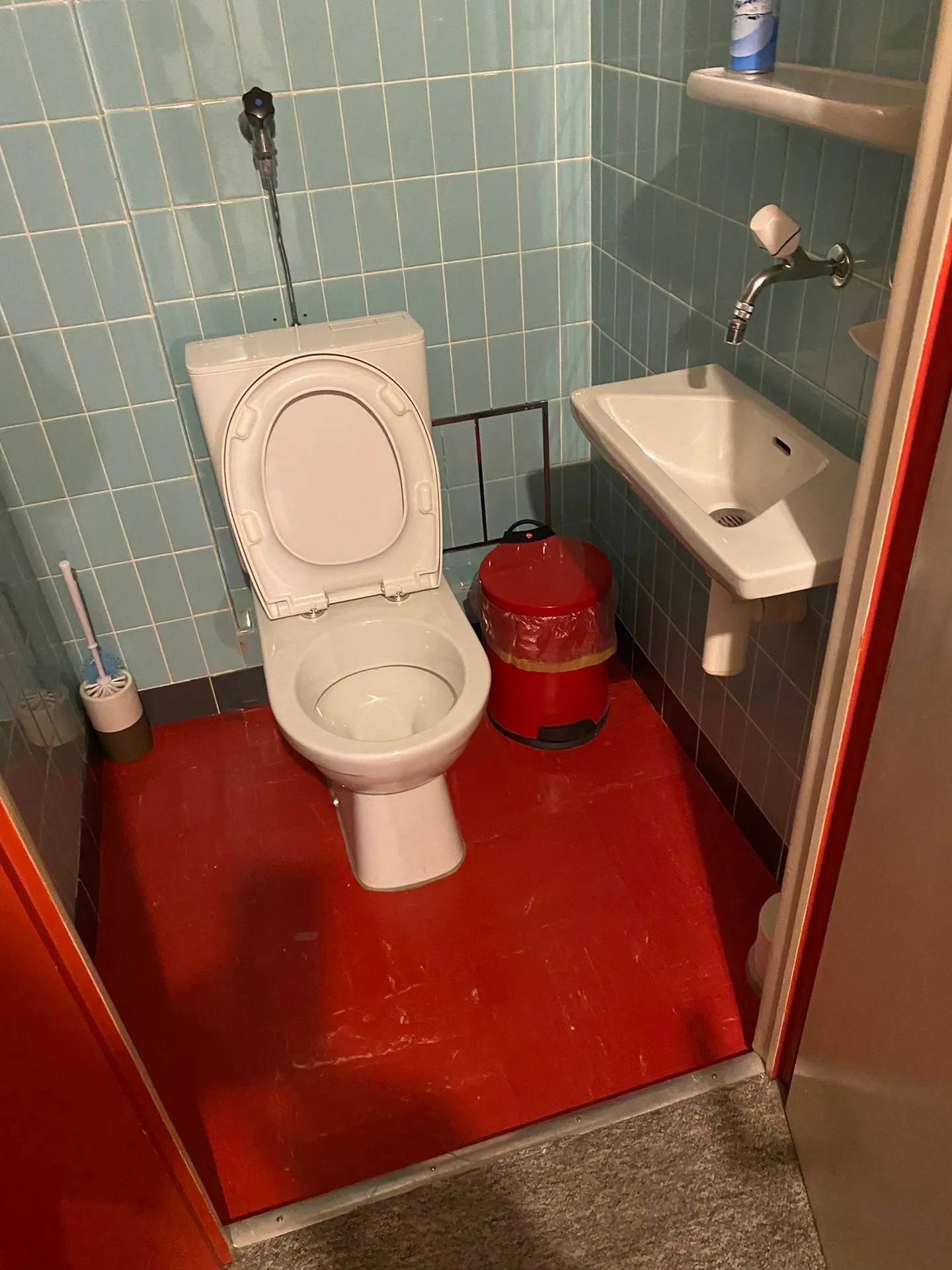 Space for Ideas - Temporary Use in a Central Location in Biel - Photo 8 of 11