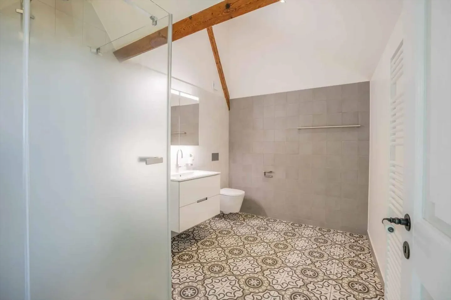 8-Zimmer-Haus - Foto 4 von 13