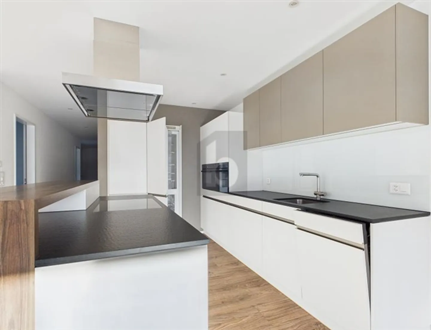 CENTRAL WITH UNIQUE MOUNTAIN VIEW - Photo 3 of 6