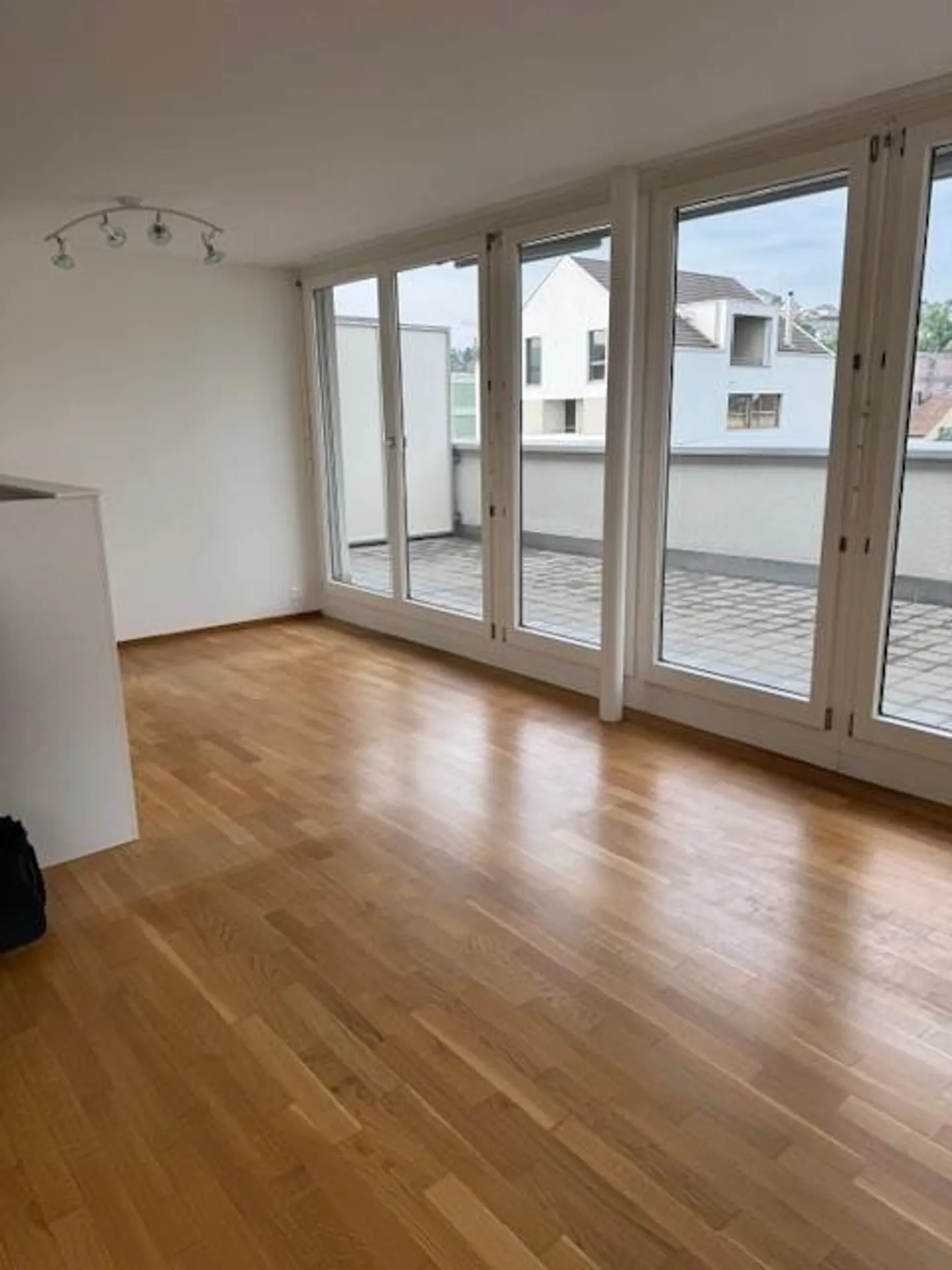 Bel et central appartement en attique de 3,5 pièces pour seniors - Photo 10 sur 10