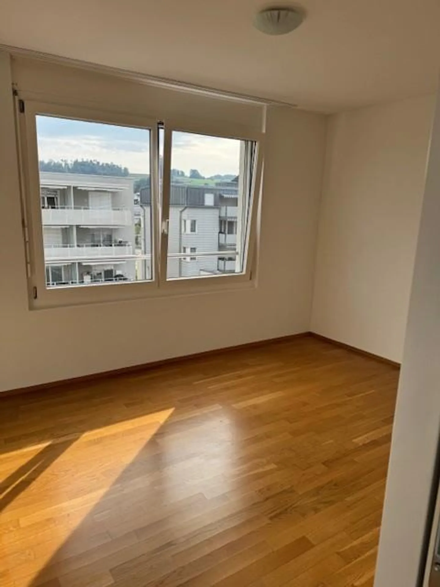 Bel et central appartement en attique de 3,5 pièces pour seniors - Photo 6 sur 10