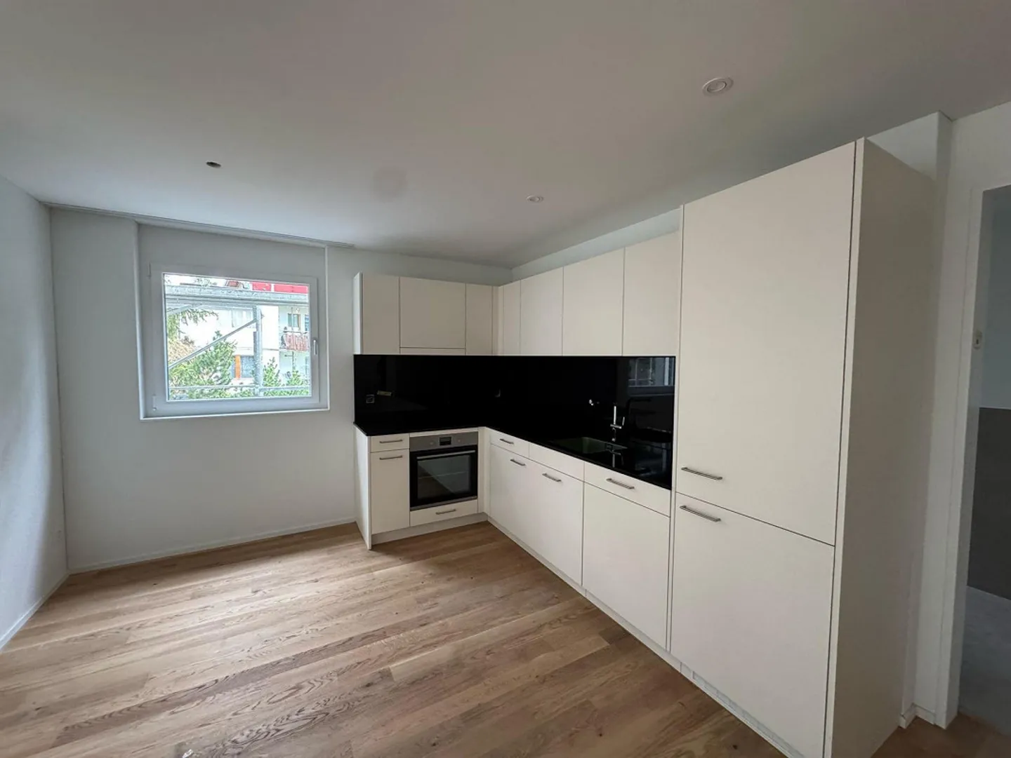 Appartement moderne de 2,5 pièces dans le développement « Casa Alberti » (Maison B) - Photo 4 sur 6