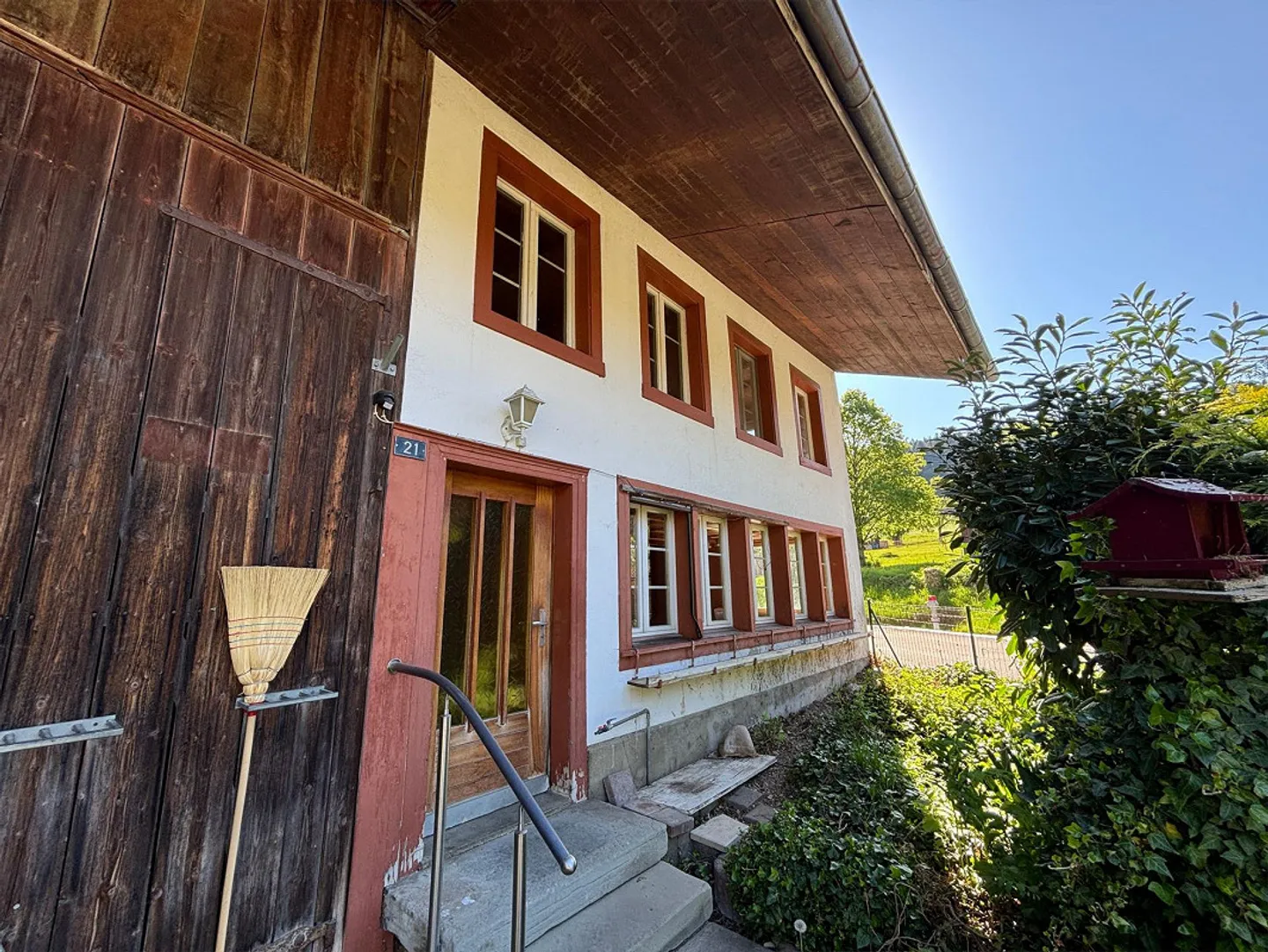 6-Zimmer Bauernhaus mit Garten in Gündisau kaufen - Foto 1 von 13