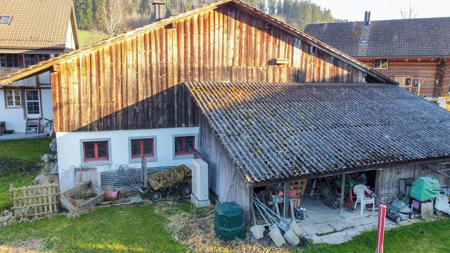 6-Zimmer Bauernhaus mit Garten in Gündisau kaufen - Foto 3 von 13